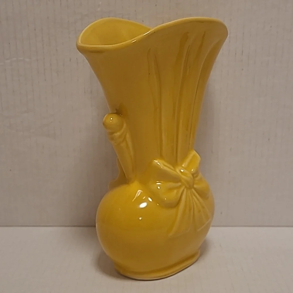Beautiful Vintage USA Vase